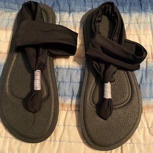 Sling sandals with fabric. Woman’s size 9.